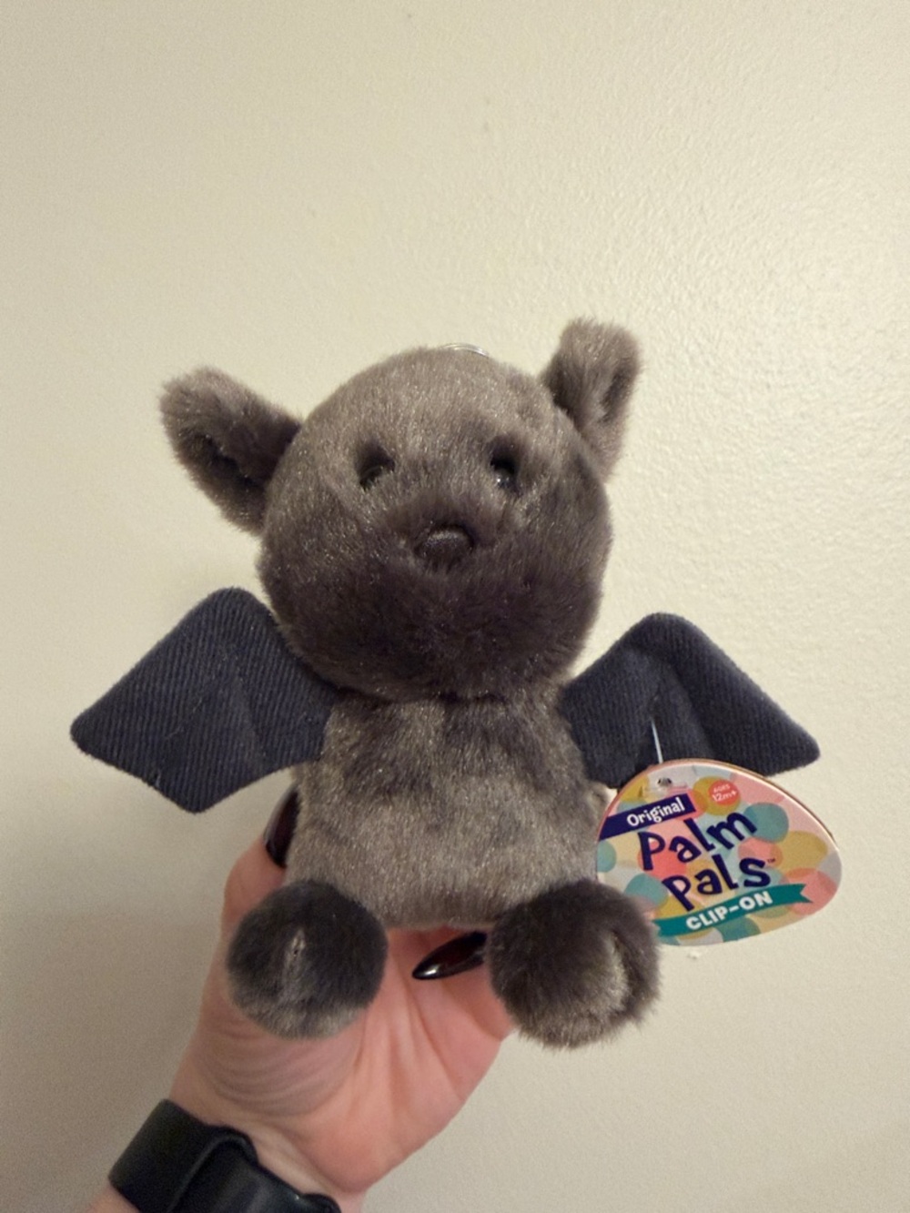 🦇 Palm Pals Bat Clip-On Plush – Cute Gothic Mini Keychain Toy